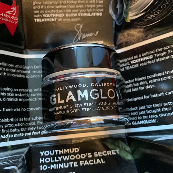 GLAMGLOW YOUTHMUD Glow Stimulating & Exfoliating Treatment Mask - Picture 2 of 5